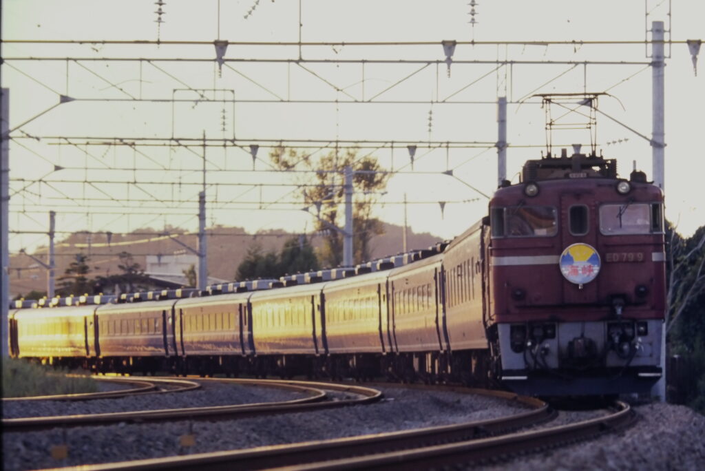 ED79と14系客車「海峡」1989年