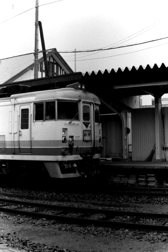 遠軽駅に停車中のキハ183系特急オホーツク1989年
