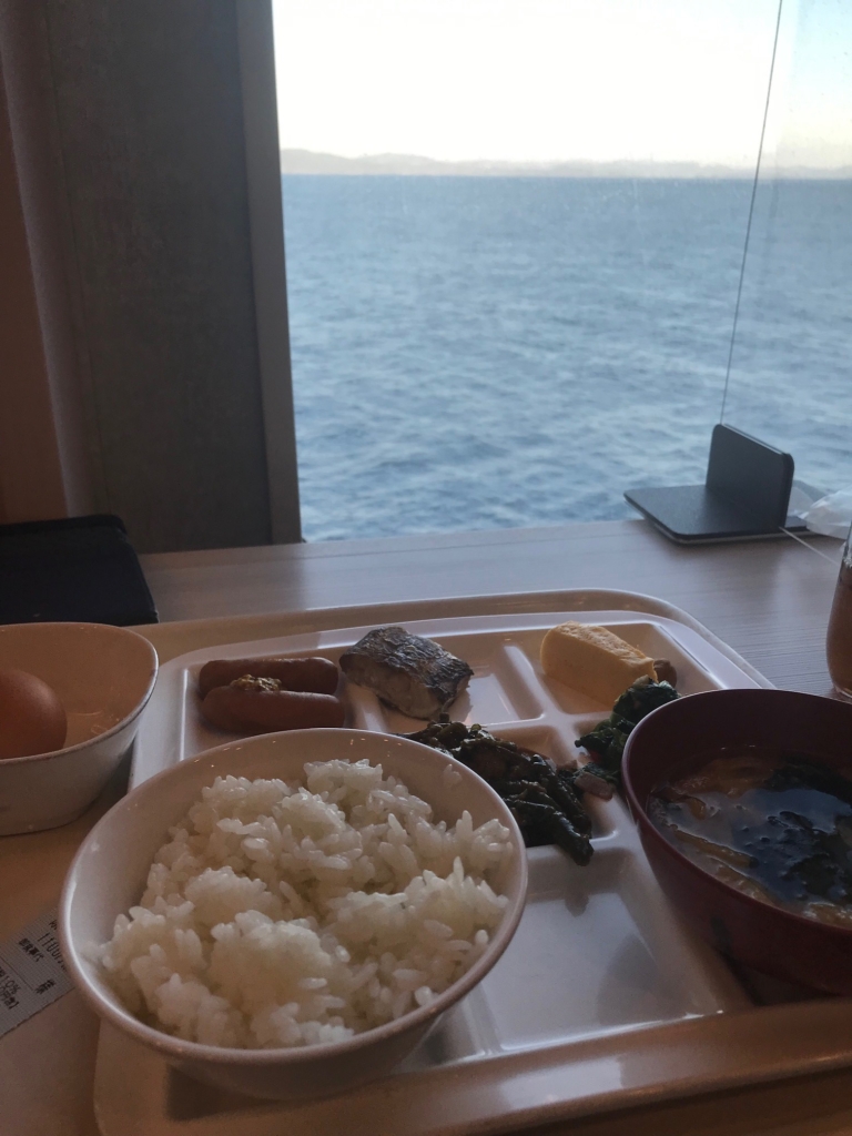 太平洋フェリーいしかりレストランで海を見ながら朝食