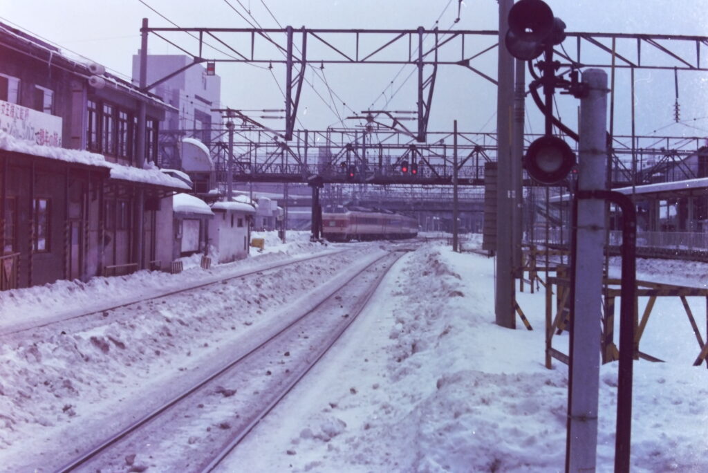 高架になる前の札幌駅ホームからの風景1985年